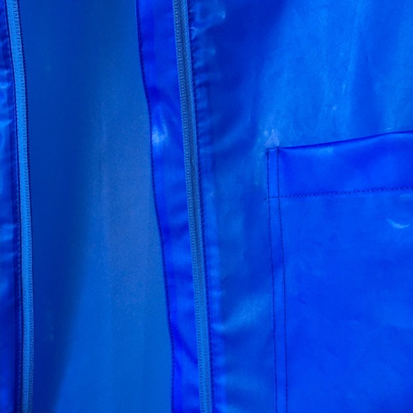 Joe Fresh Rain Jacket - Picture 5 of 7